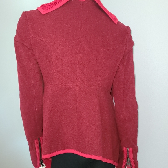 Lululemon Cranberry Red Presence of Mind Fleece Soft Jacket Size 4 - Picture 5 of 7